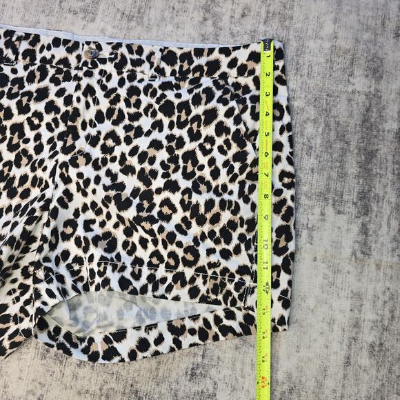 Old Navy Shorts Womens 14 Leopard Animal Print Mid Rise Everyday Short Summer - Picture 3 of 11